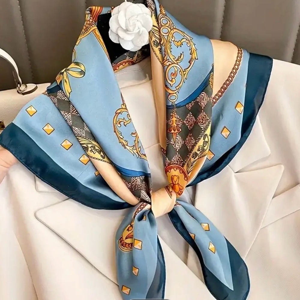 🆕stunning Silky soft Scarf - Luxurious Baroque Print Fashionable